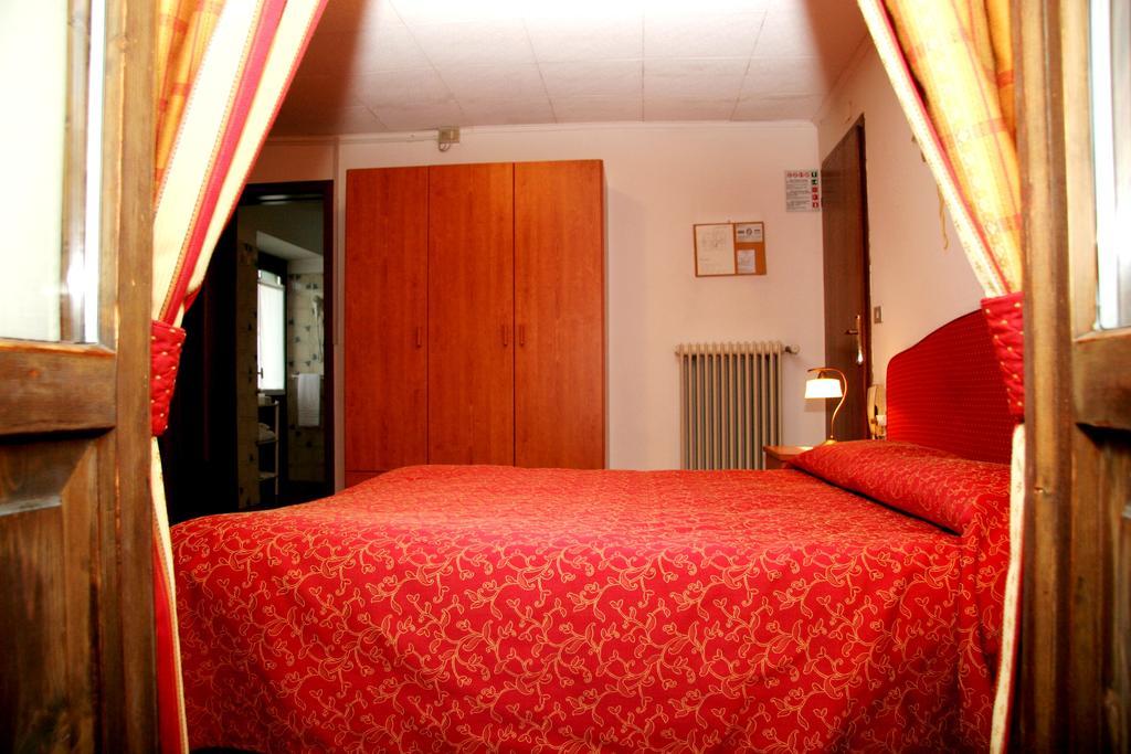 Albergo Garnì Cavento Pinzolo Exteriör bild